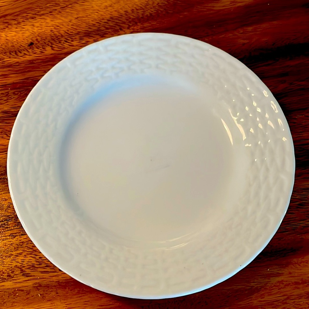 2 TIENSHAN Porcelain white wicker 8” plates